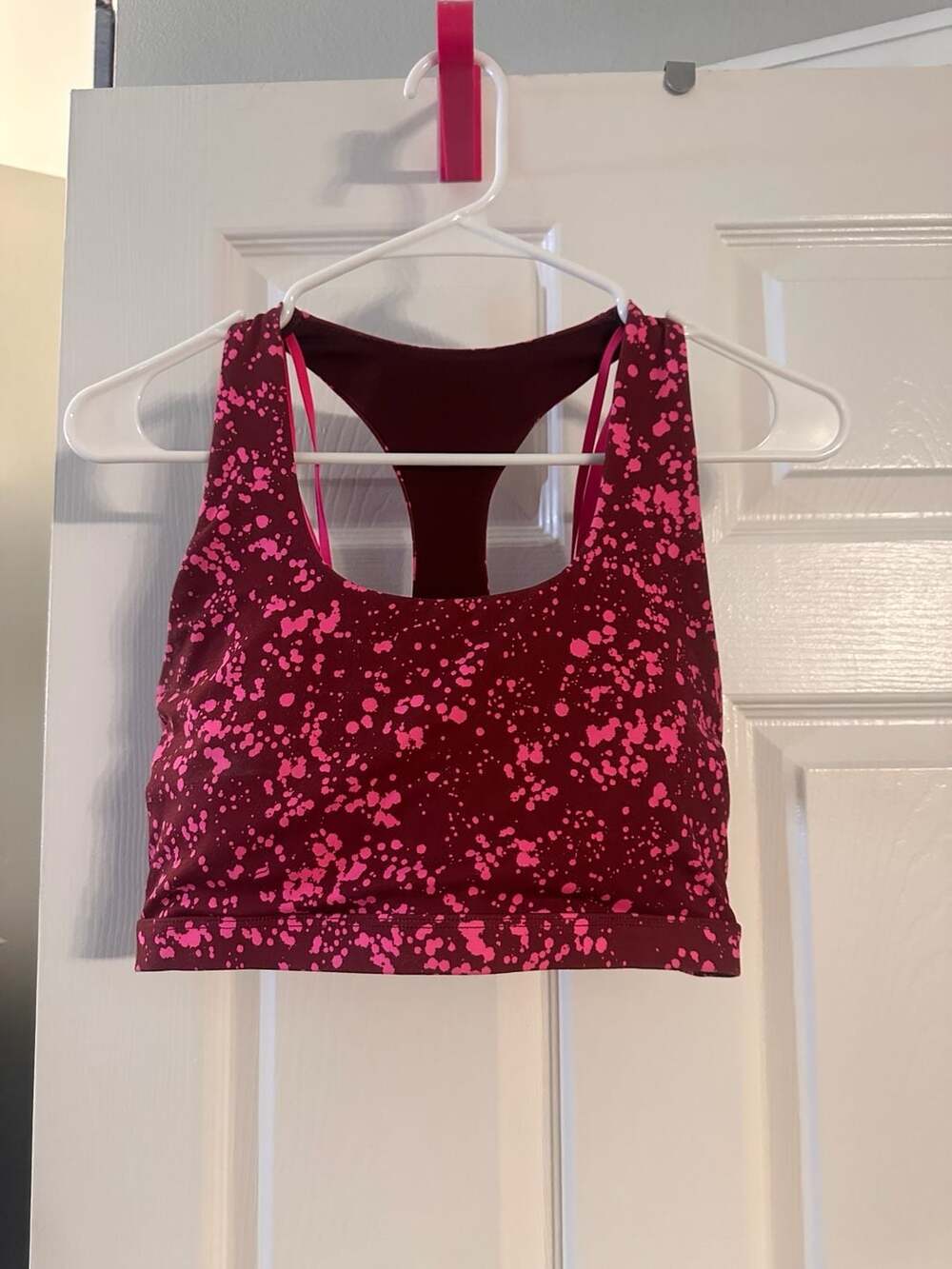 Fabletics Vaasa Sports Bra Size M Red Pink Splatter Print